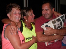 Mo, Annette and Savas with 126TL cushion forum.JPG
