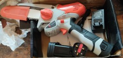 Mini Chain saw.jpg