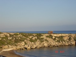 Bungalow 1 on cliff003.jpg